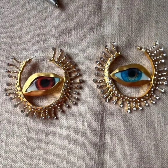 GAZE HOOP GOLD EYES EARRINGS - Picture 4 of 13